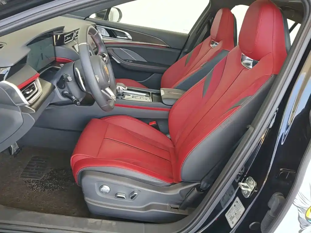 Hongqi H6 2025 2025 Model 2.0T Far-Reaching Edition