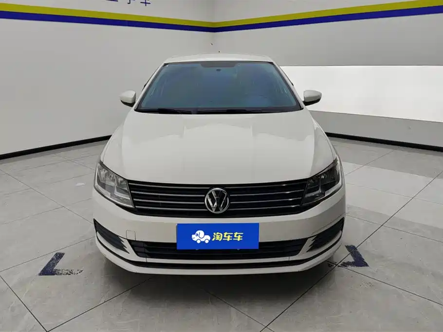 Volkswagen Lavida Tour 2017 1.6L Automatic Trend Edition фото 2
