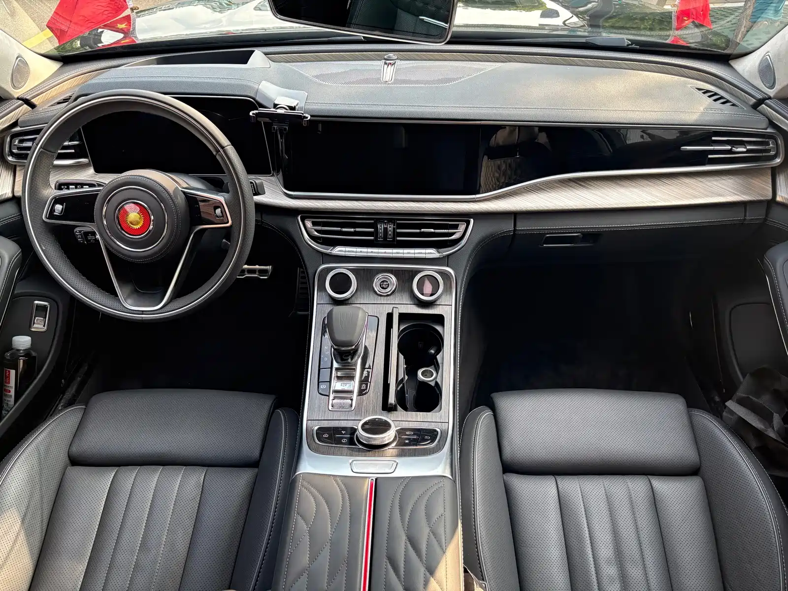 Фото 11 - Hongqi H9