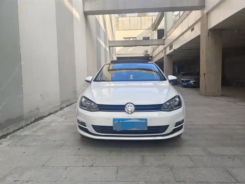 Volkswagen Golf 2016 230TSI Automatic Comfort фото 2