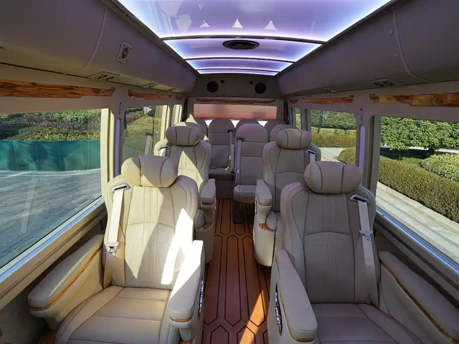 Toyota Coaster 2021 2019 4.0L Luxury Vehicle GRB53L-ZEMNK 23-seater with Armrests 9GR
