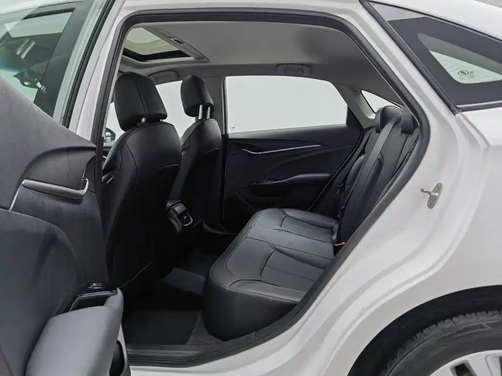 Фото 15 - Buick Excelle