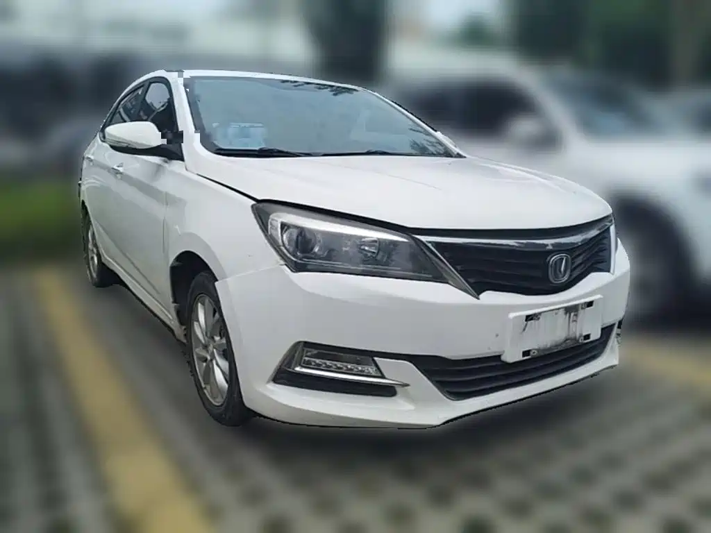 Фото 6 - Changan Yuexiang V7