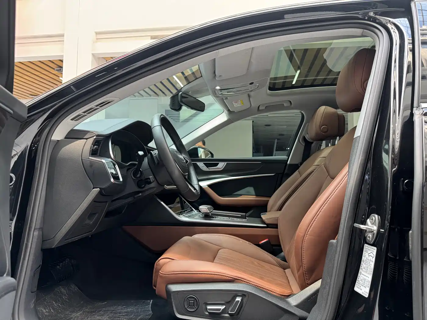Фото 10 - Audi A6L