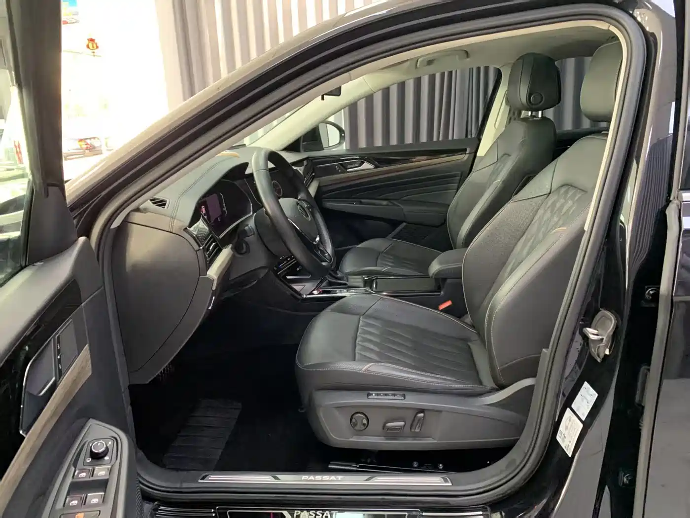 Volkswagen Passat 2020 Facelift 330TSI Luxury China VI фото 7