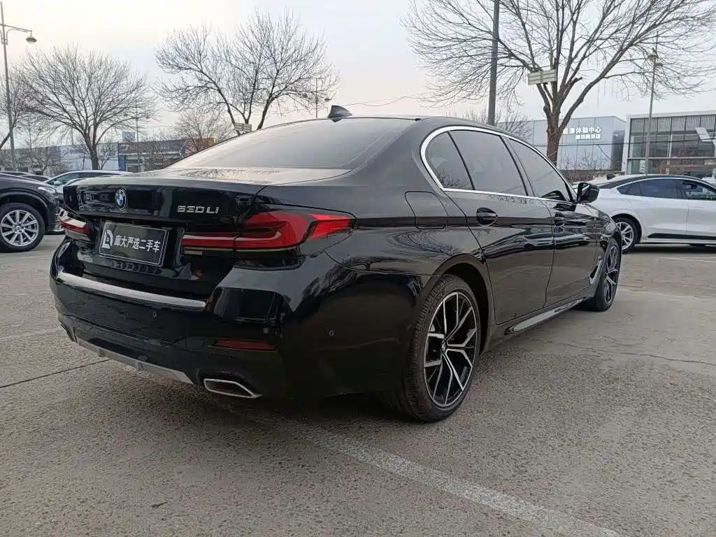 BMW 5 SERIES