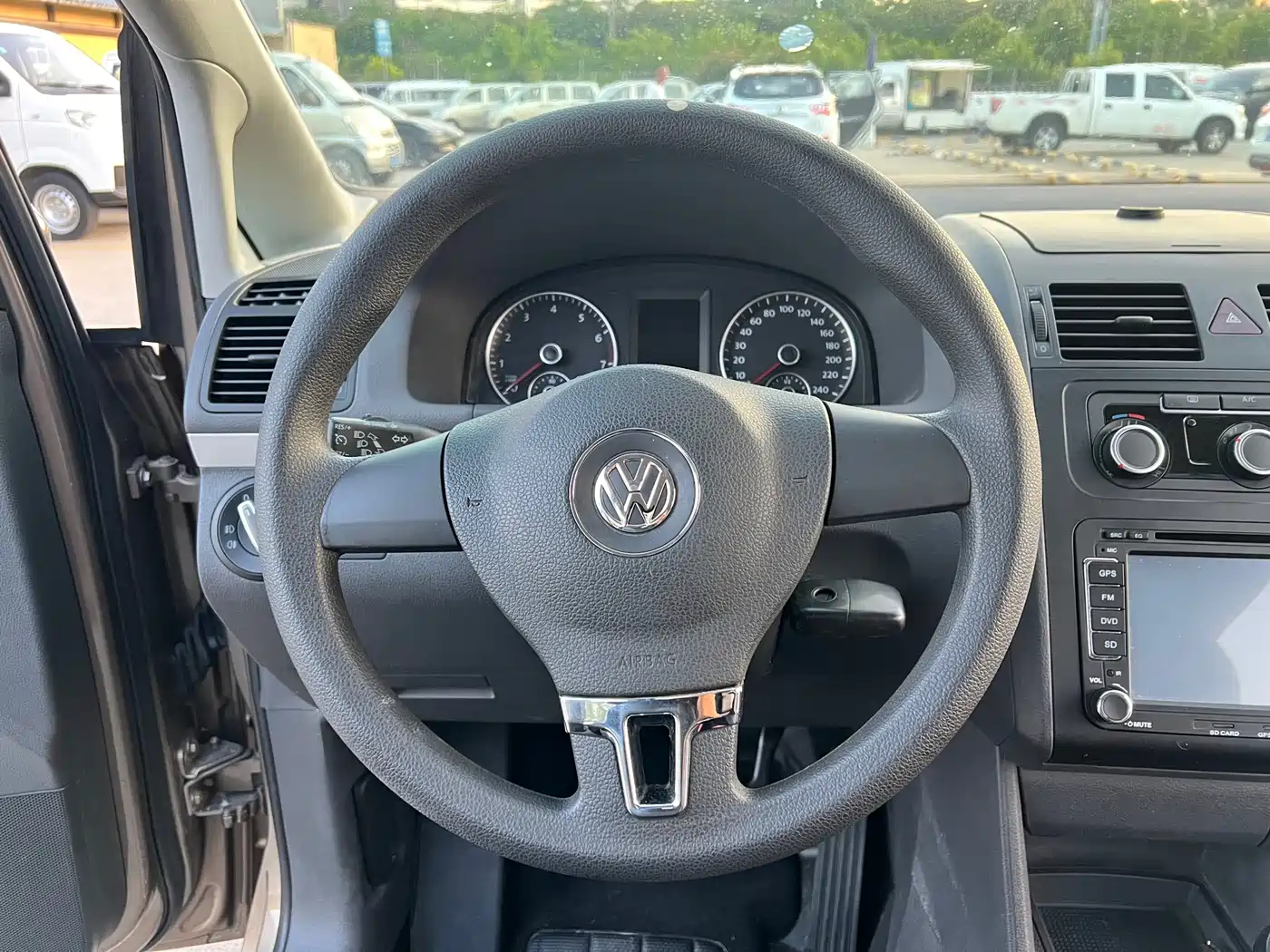 Volkswagen Touran 2015 1.4T Manual Trend Edition 5-seater фото 7