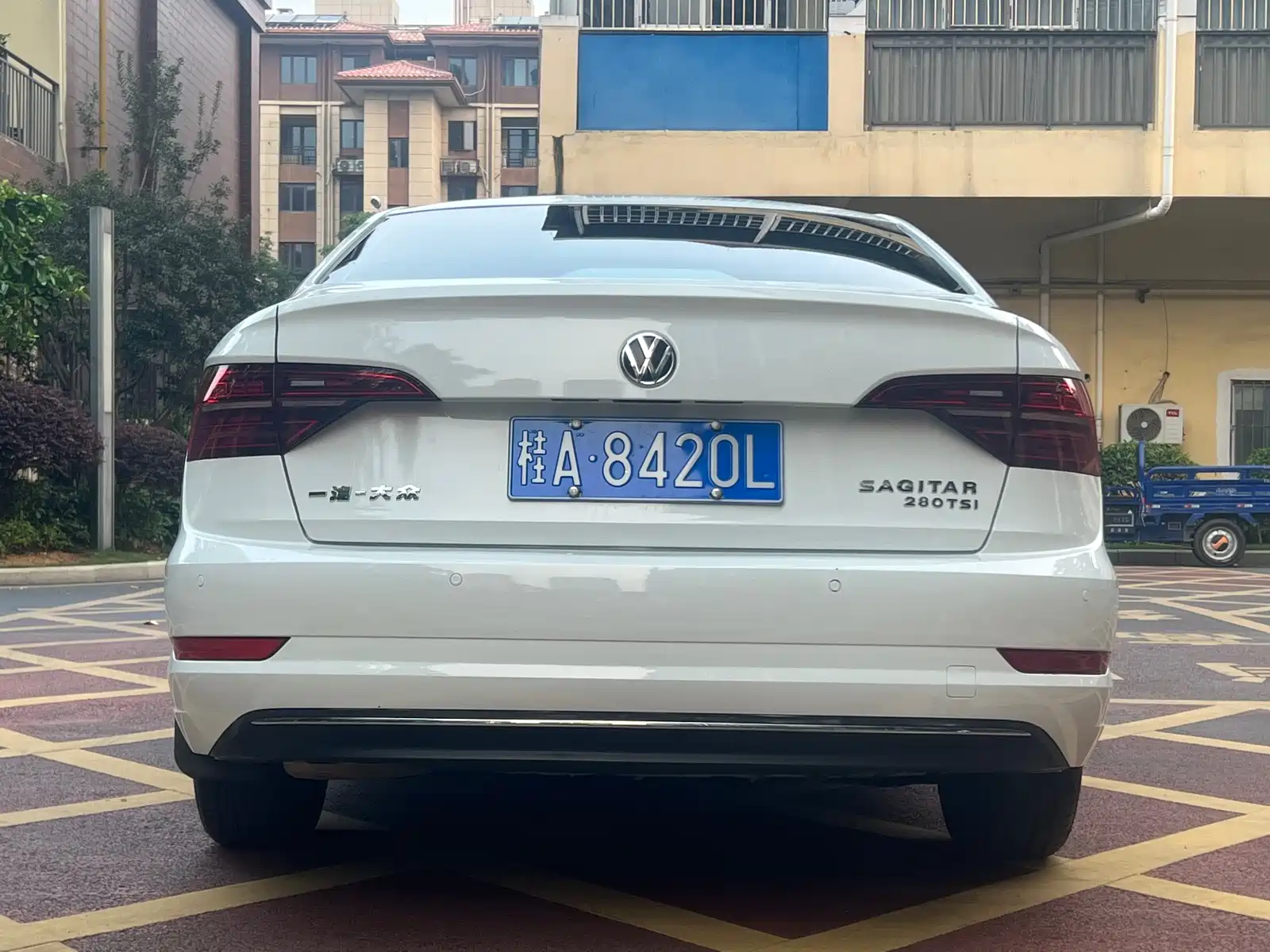 Фото 7 - Volkswagen Sagitar