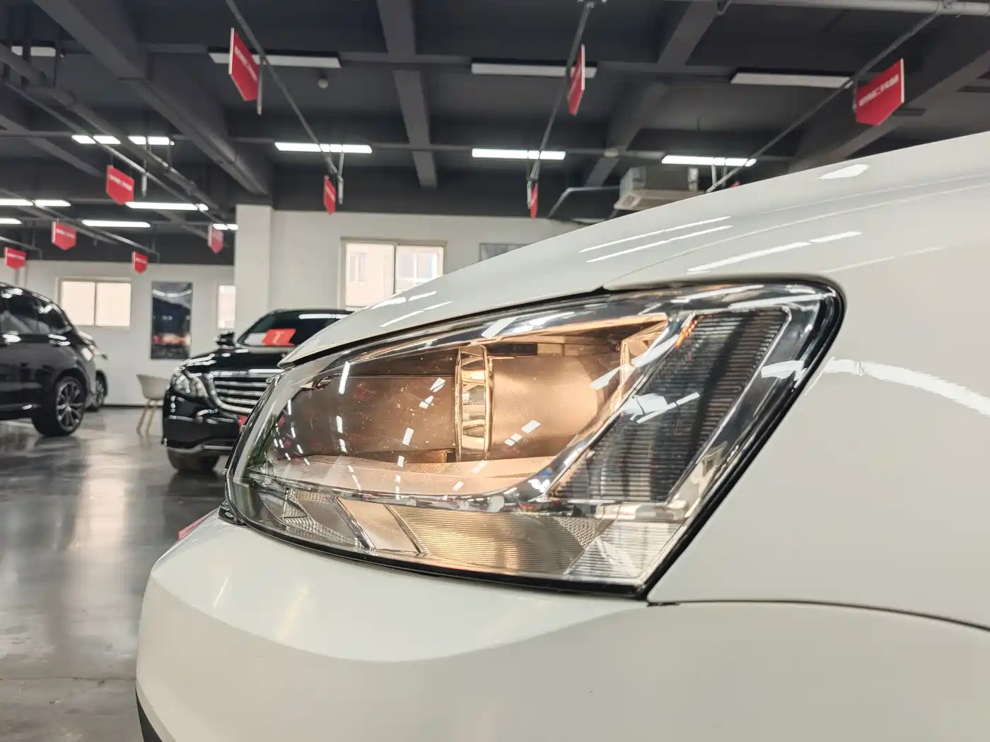 Volkswagen Sagitar 2018 1.6L Automatic Comfort фото 9