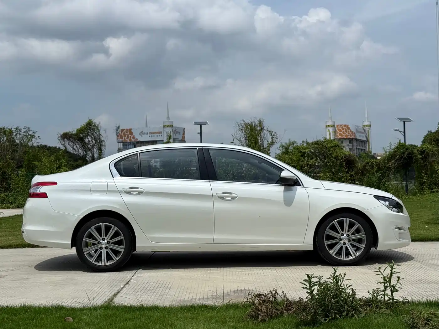 Peugeot 408 2018 Facelift 1.8L Automatic Luxury фото 5