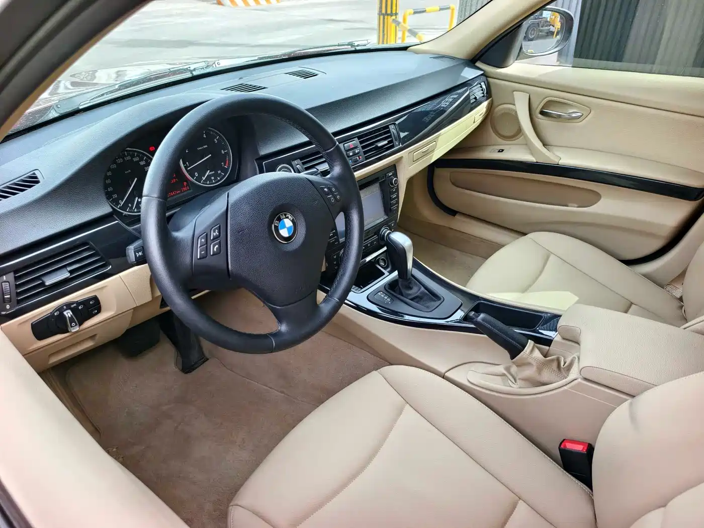 BMW 3 Series (Import) 2012 318i Leading фото 9
