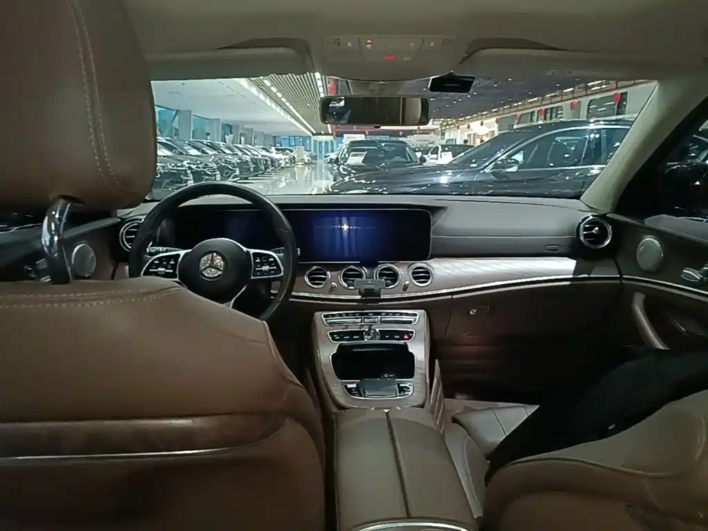 Mercedes-Benz E-Class 2020 E 260 L фото 10