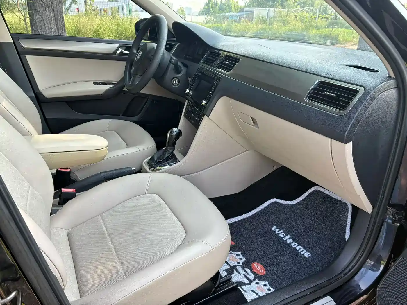 Volkswagen Santana 2013 2013 Model 1.6L Automatic Luxury Edition