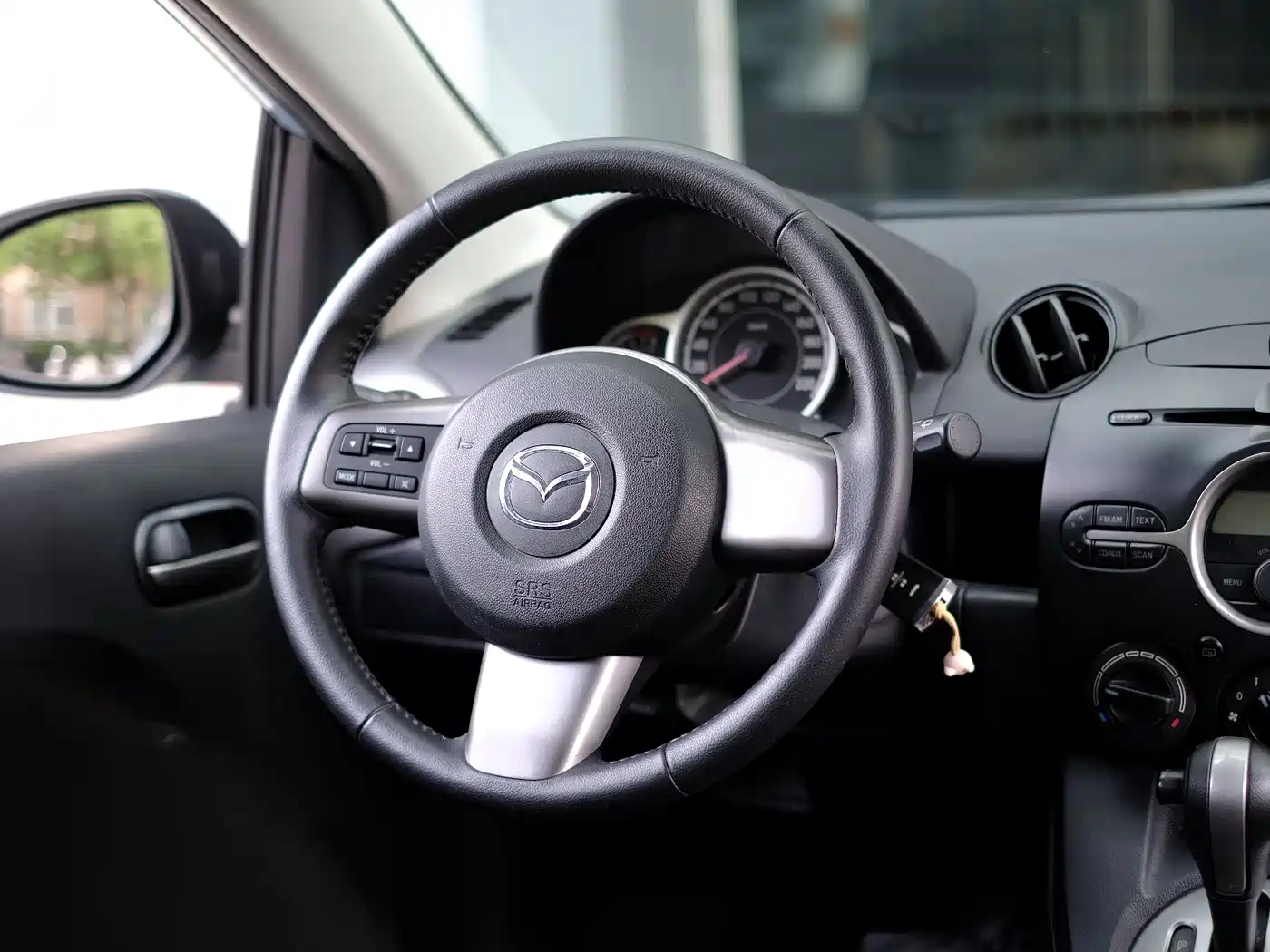 Mazda 2 2011 2011 Xuan Dong 1.5L Auto Luxury Edition