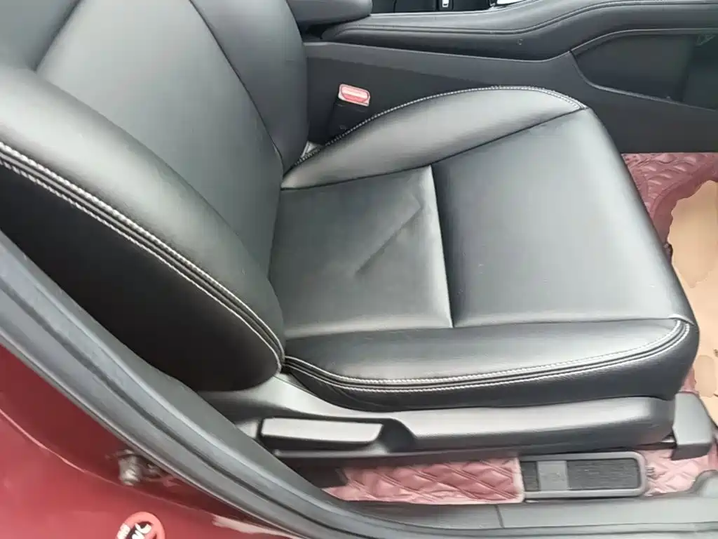 Фото 25 - Honda Vezel