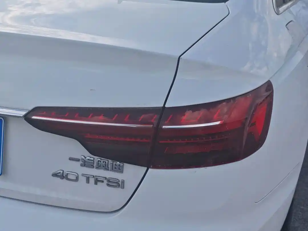 Фото 6 - Audi A4L