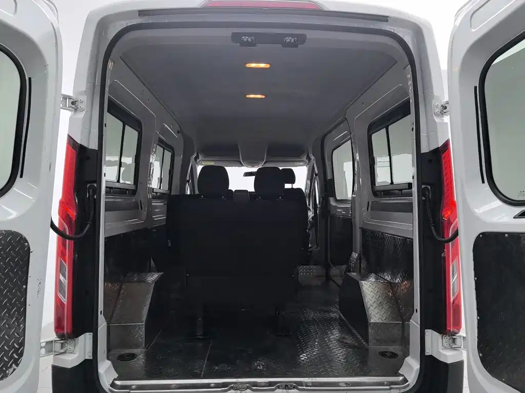 SAIC Maxus Xintu V90 2021 2020 2.0T Manual YunJie Edition FWD Single Rear Tire Long Wheelbase High Roof 7-seater