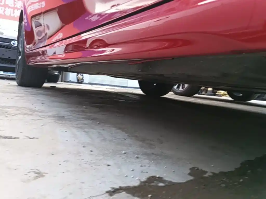 Фото 21 - Toyota Camry