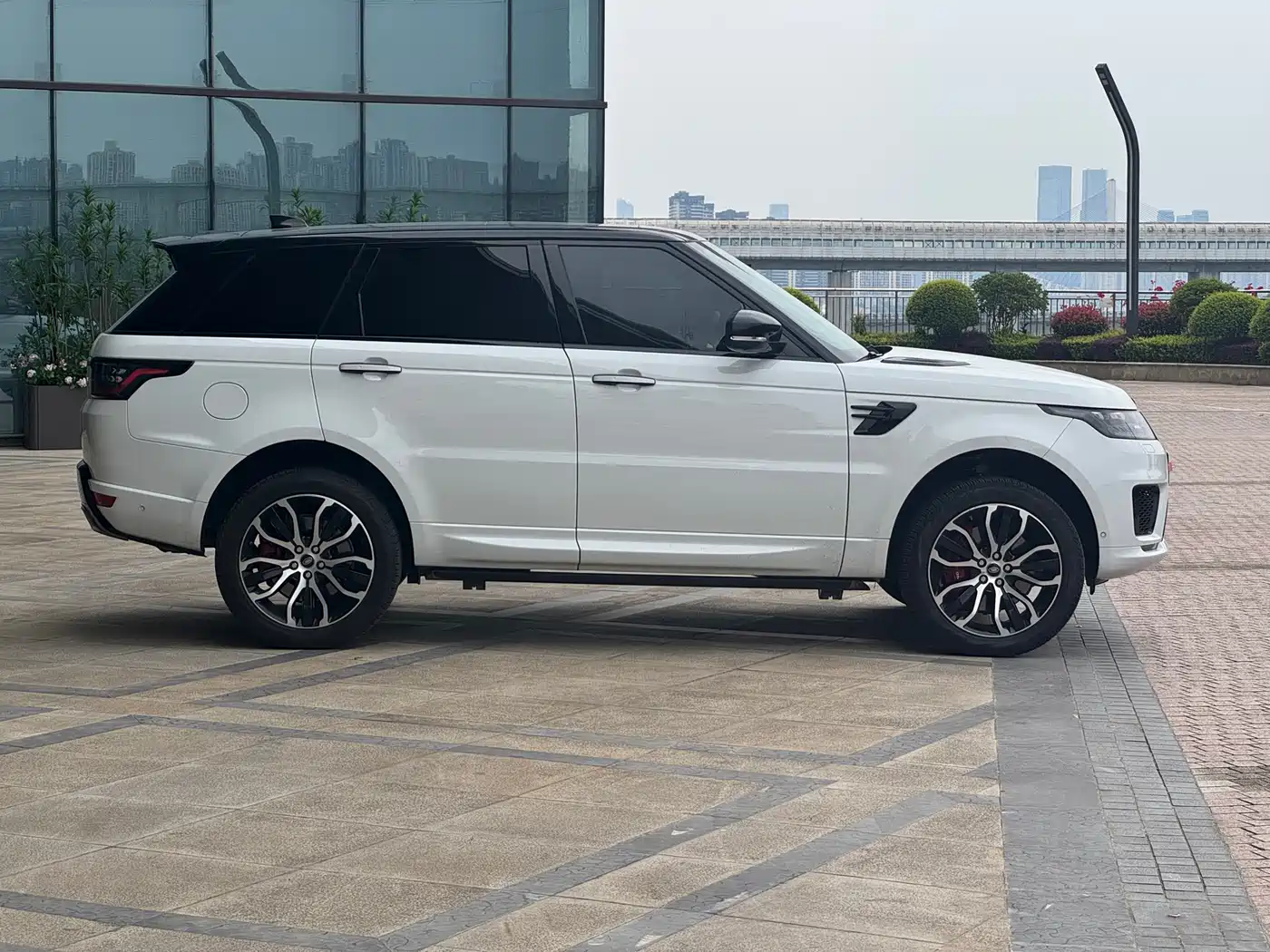 Land Rover Range Rover Sport 2018 3.0 SC V6 Fashion Genesis DYNAMIC фото 8
