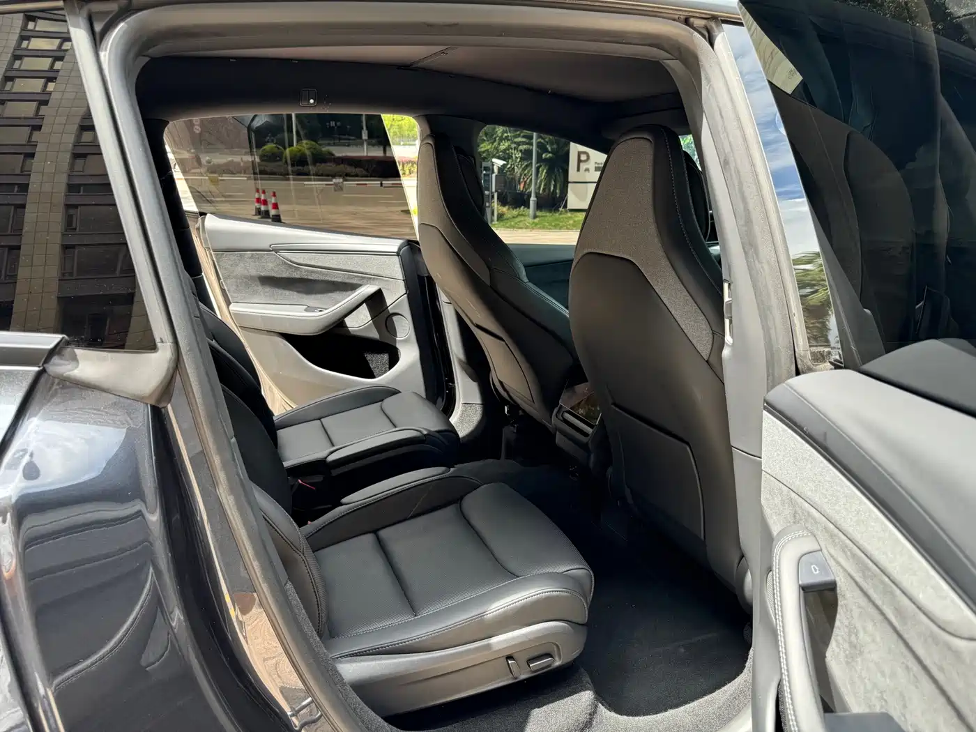 Tesla Model Y L 2025 2025 Facelift Long Range AWD