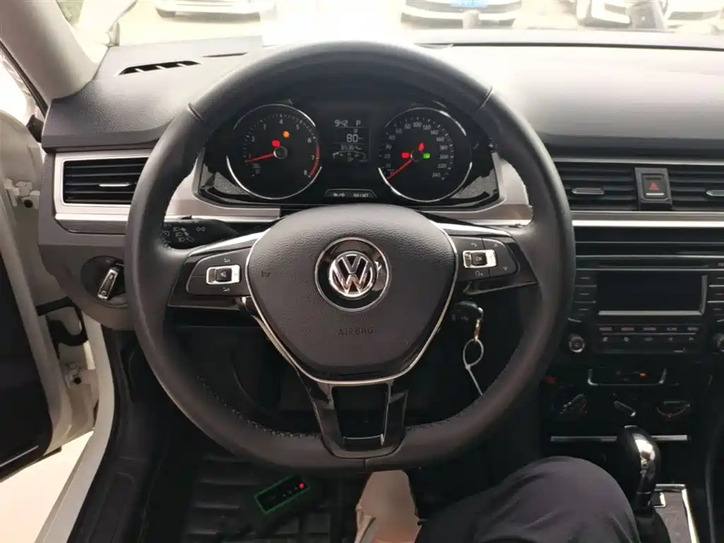 Volkswagen Bora 2018 1.5L Automatic Comfort фото 11