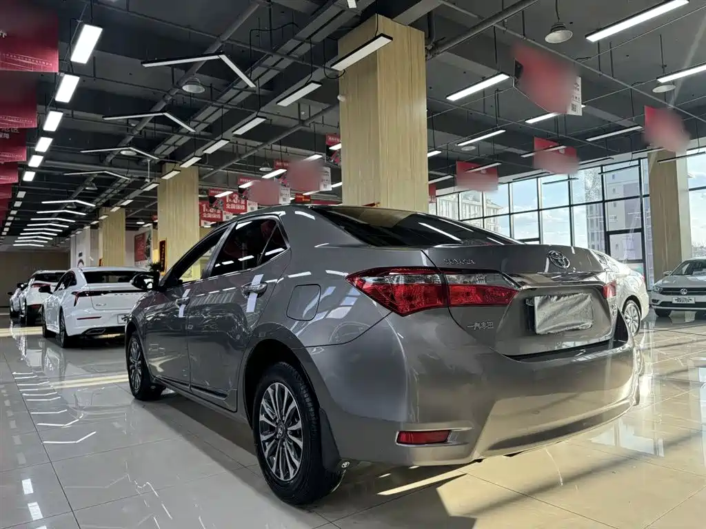 Toyota Corolla 2018 1.2T S-CVT GL-i Smart Shine Edition фото 12