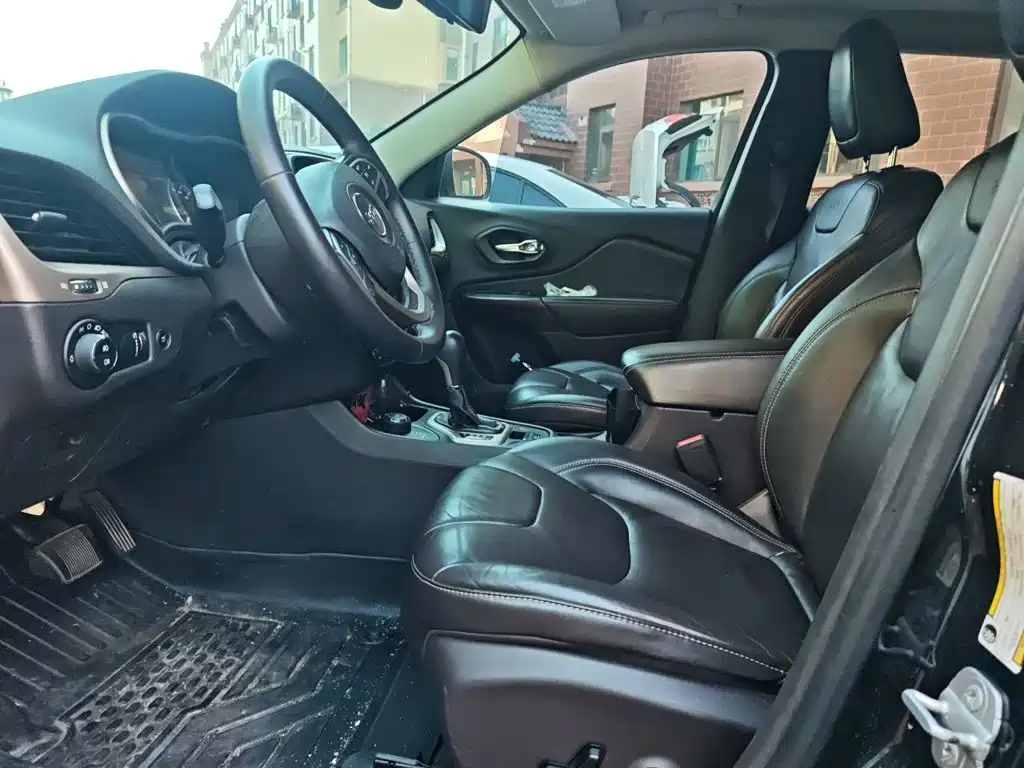 Jeep Cherokee (Import) 2015 2014 2.4L Luxury