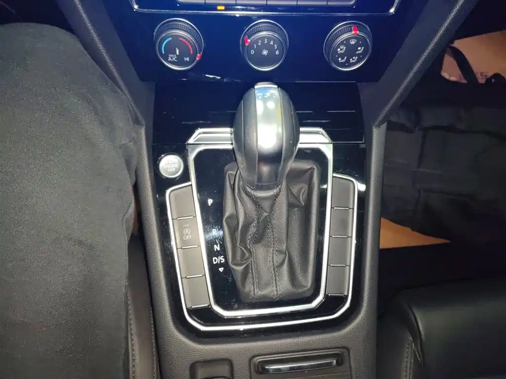 Volkswagen Magotan 2019 330TSI DSG Leading China VI фото 6