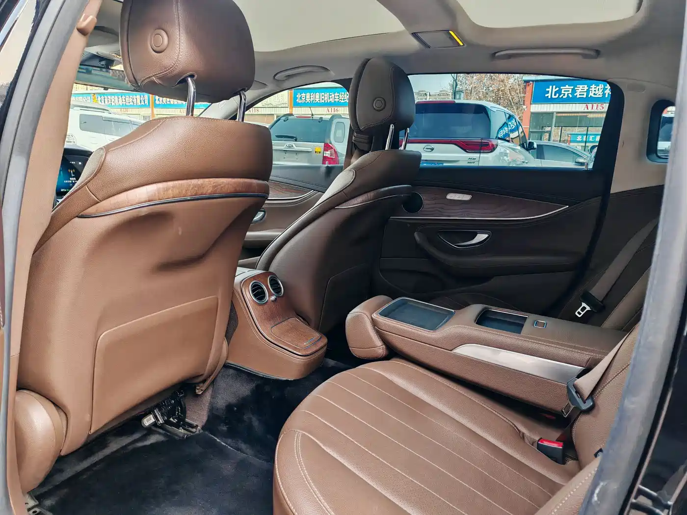 Mercedes-Benz E-Class 2023 E 260 L фото 5