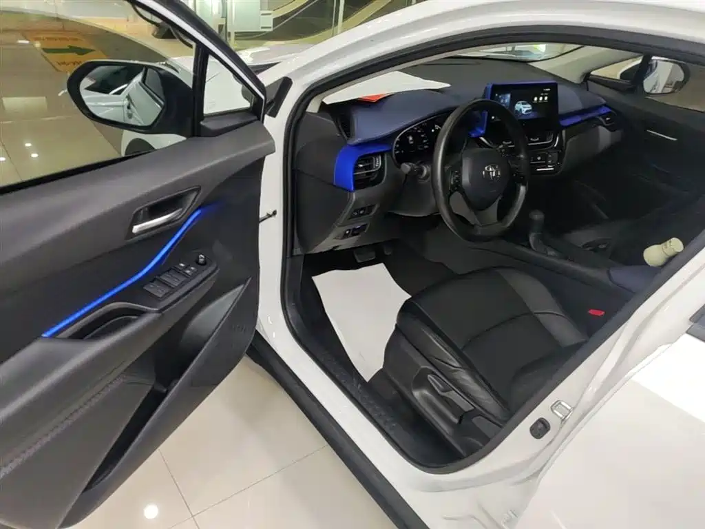 Toyota C-HR 2023 Model 2.0L Comfort Edition фото 16