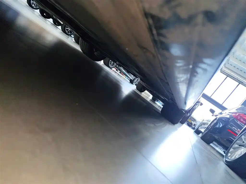 BMW 3 Series 2024 325Li M Sport Shadowline Package фото 22