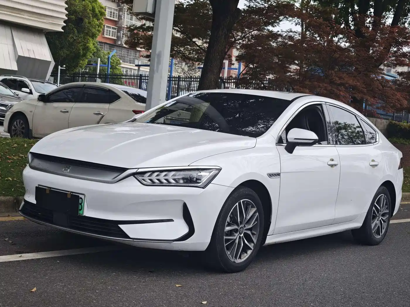BYD Qin PLUS 2021 EV 400KM Premium Edition