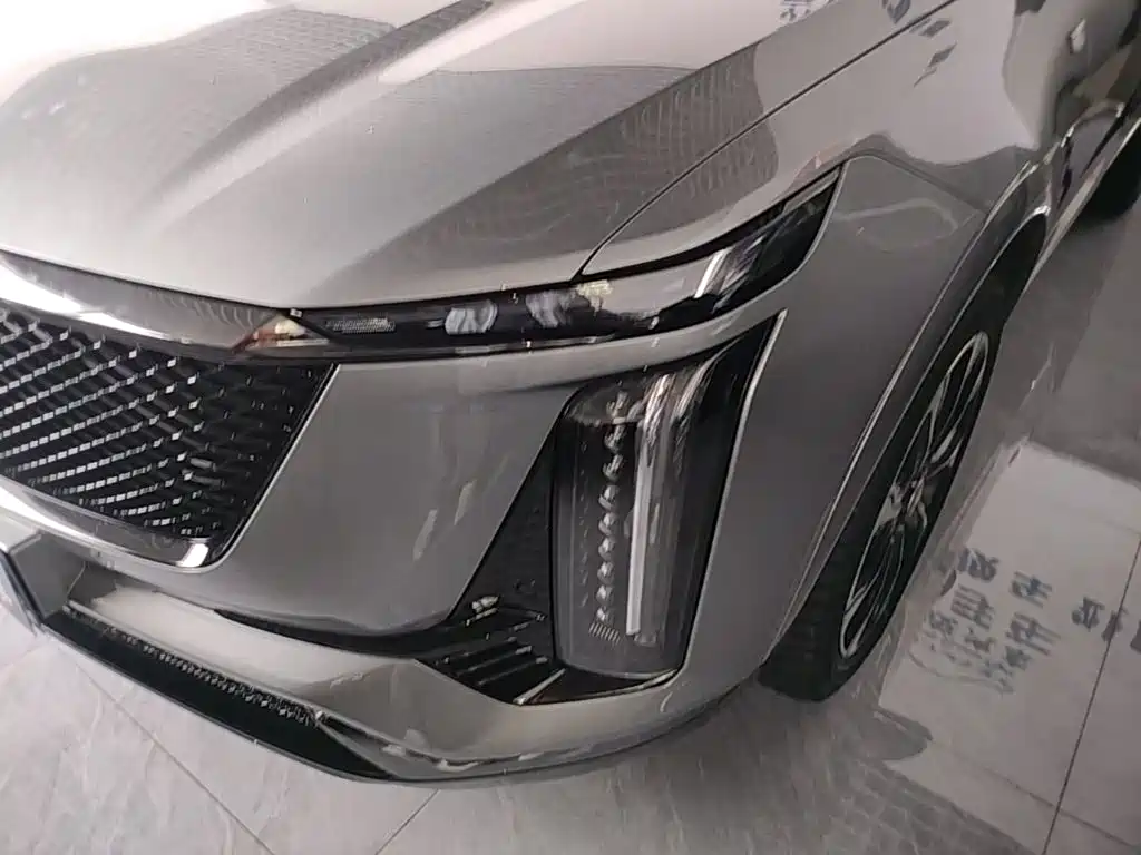 Cadillac XT5 2025 2025 Model 2.0T Platinum