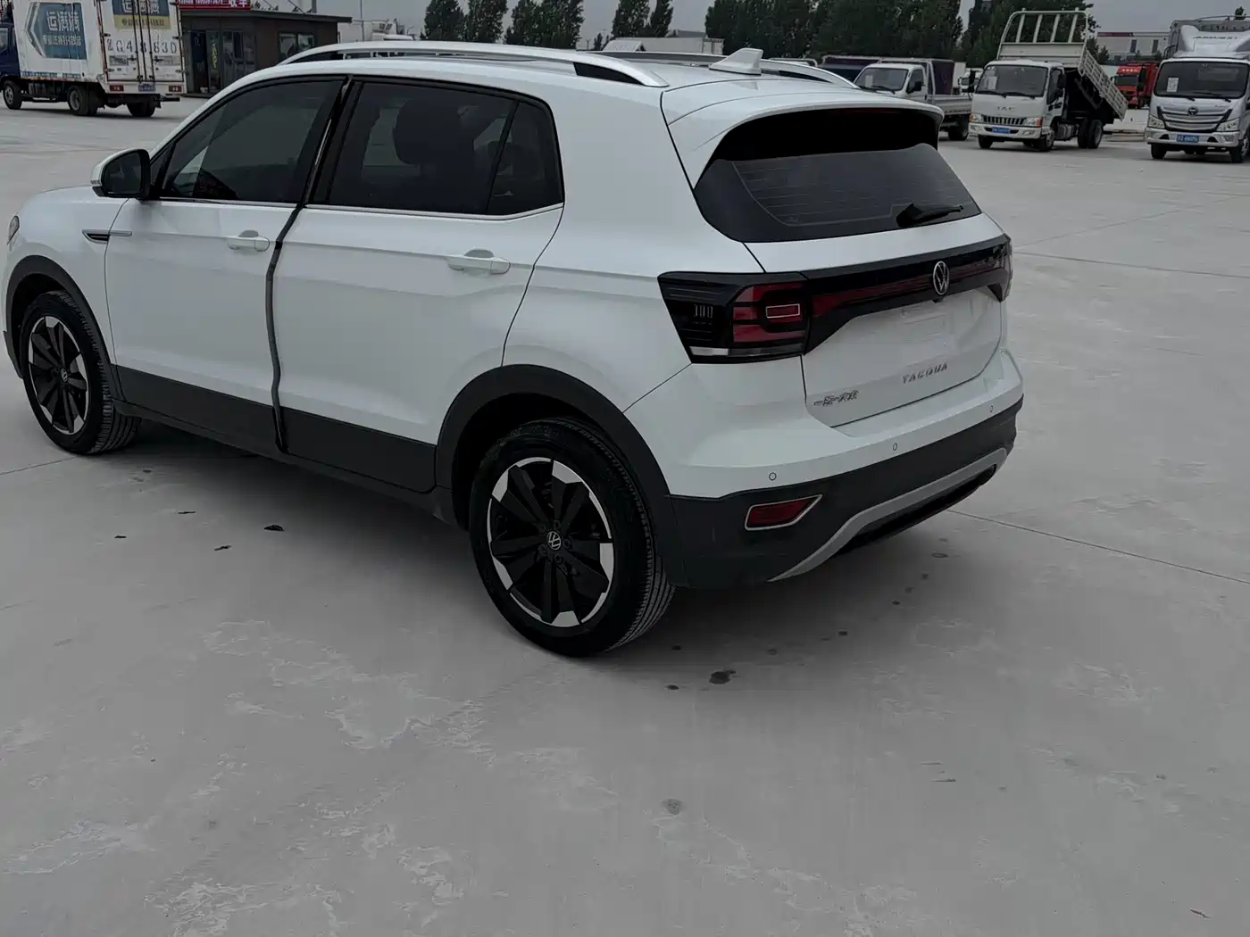 VOLKSWAGEN EXPLORING THE SHADOW