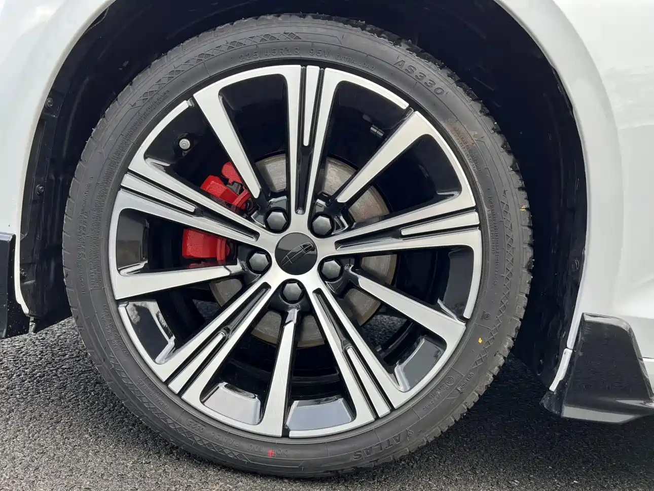 Фото 9 - Geely Preface