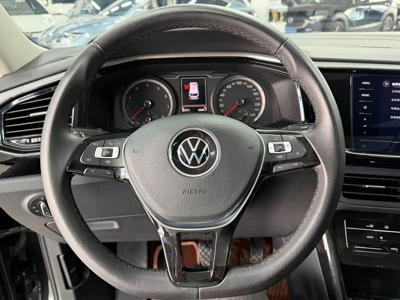 Volkswagen Tayron 2022 280TSI 2WD Luxury Smart Connect Edition фото 10