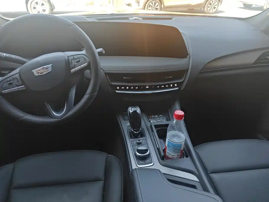 Фото 12 - Cadillac CT5