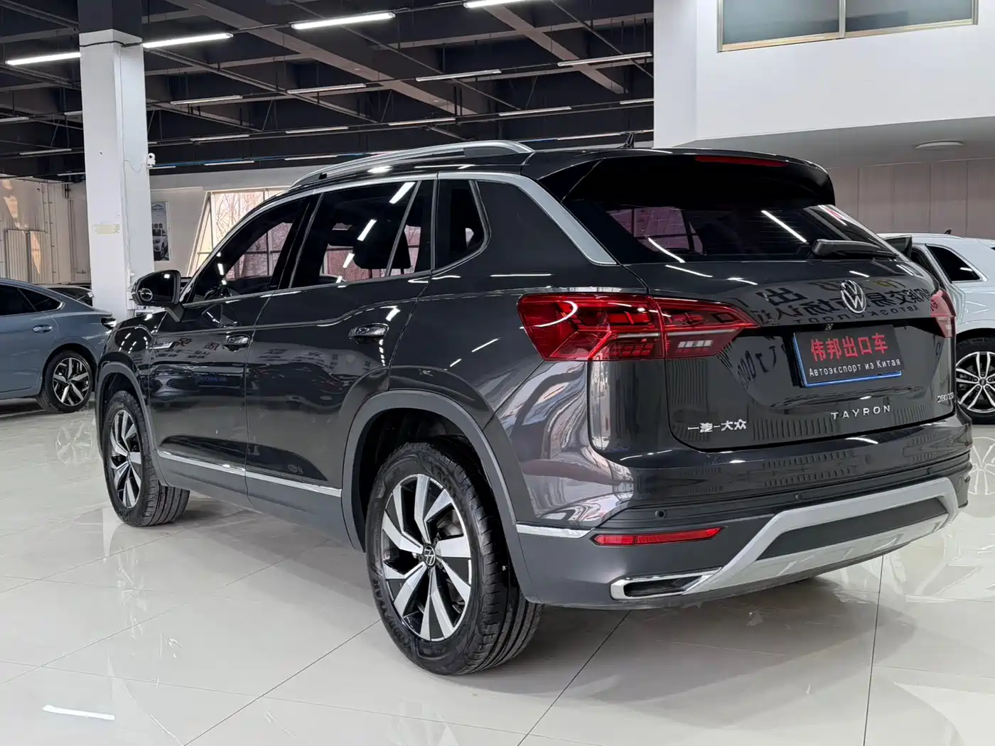 Volkswagen Tayron 2022 280TSI 2WD Luxury Smart Connect Edition фото 4