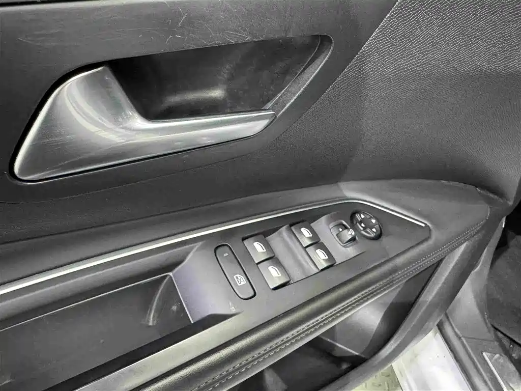 Peugeot 5008 2018 2017 380THP 7-seat Luxury Edition