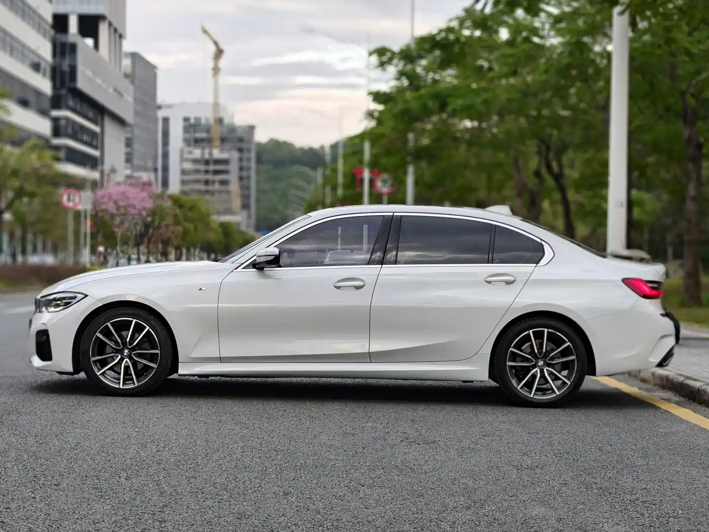 BMW 3 Series 2020 325Li M Sport Package фото 5
