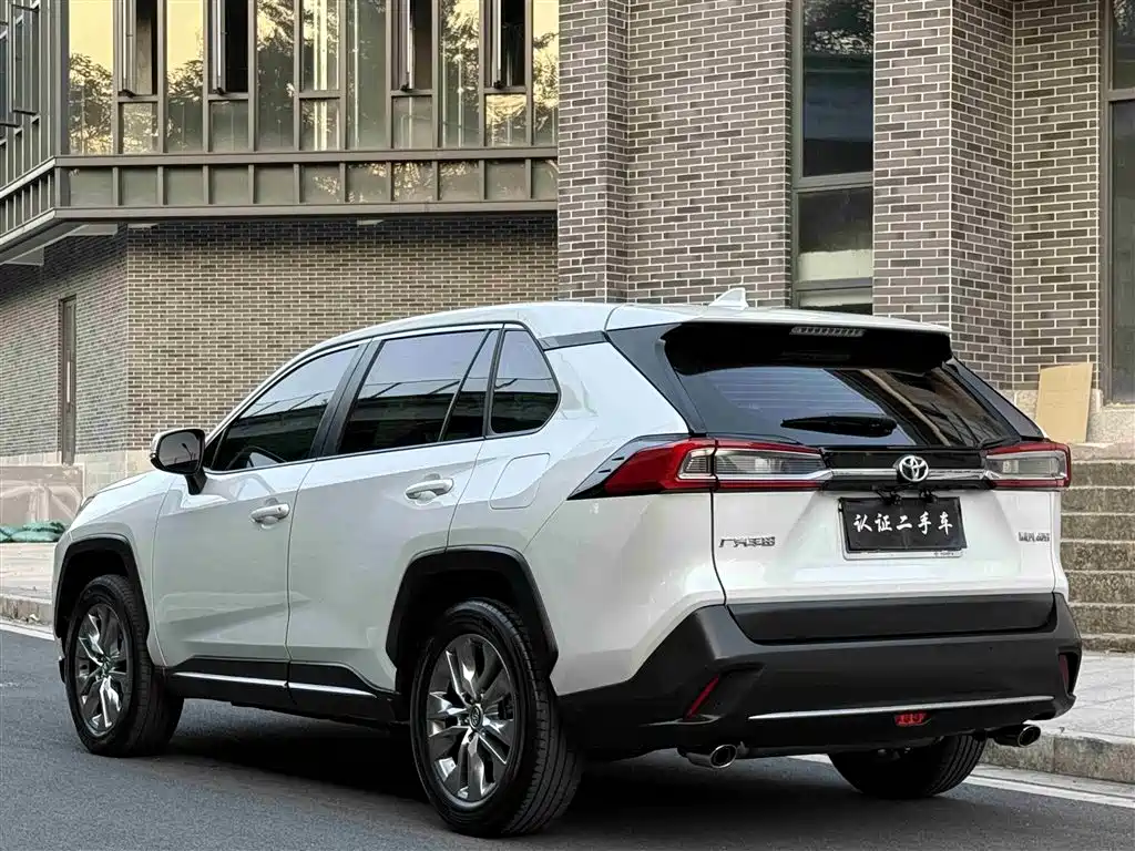 Toyota Wildlander 2023 2.0L CVT FWD Urban фото 3