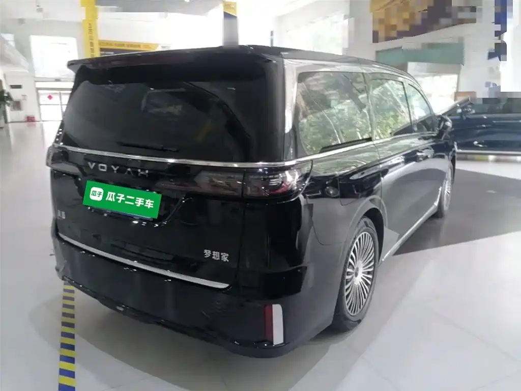 Voyah Auto Voyah Dreamer 2025 PHEV AWD Flagship Kunpeng Edition фото 7