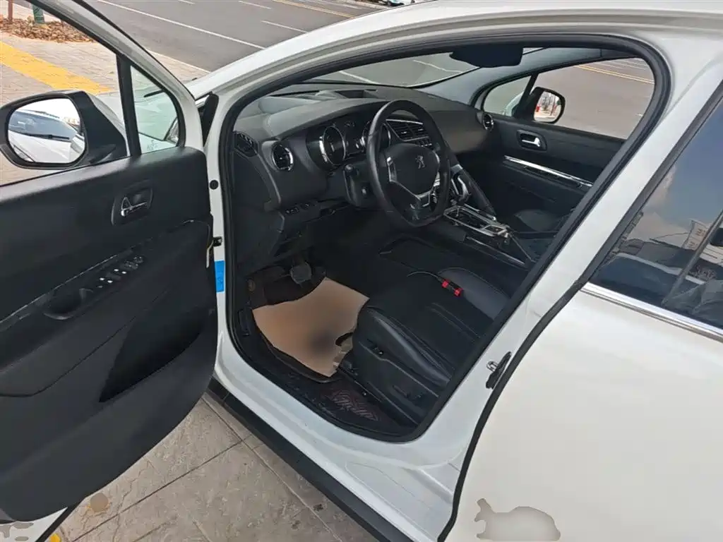 Peugeot 3008 2015 1.6THP Automatic Top Style Edition фото 16