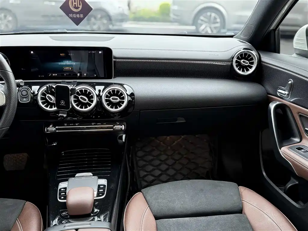 Mercedes-Benz A-Class 2020 A 200 L Sport Sedan фото 37