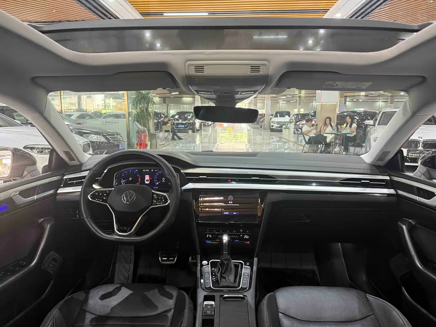 Volkswagen FAW-Volkswagen CC 2023 380TSI Eye-catching Edition фото 9