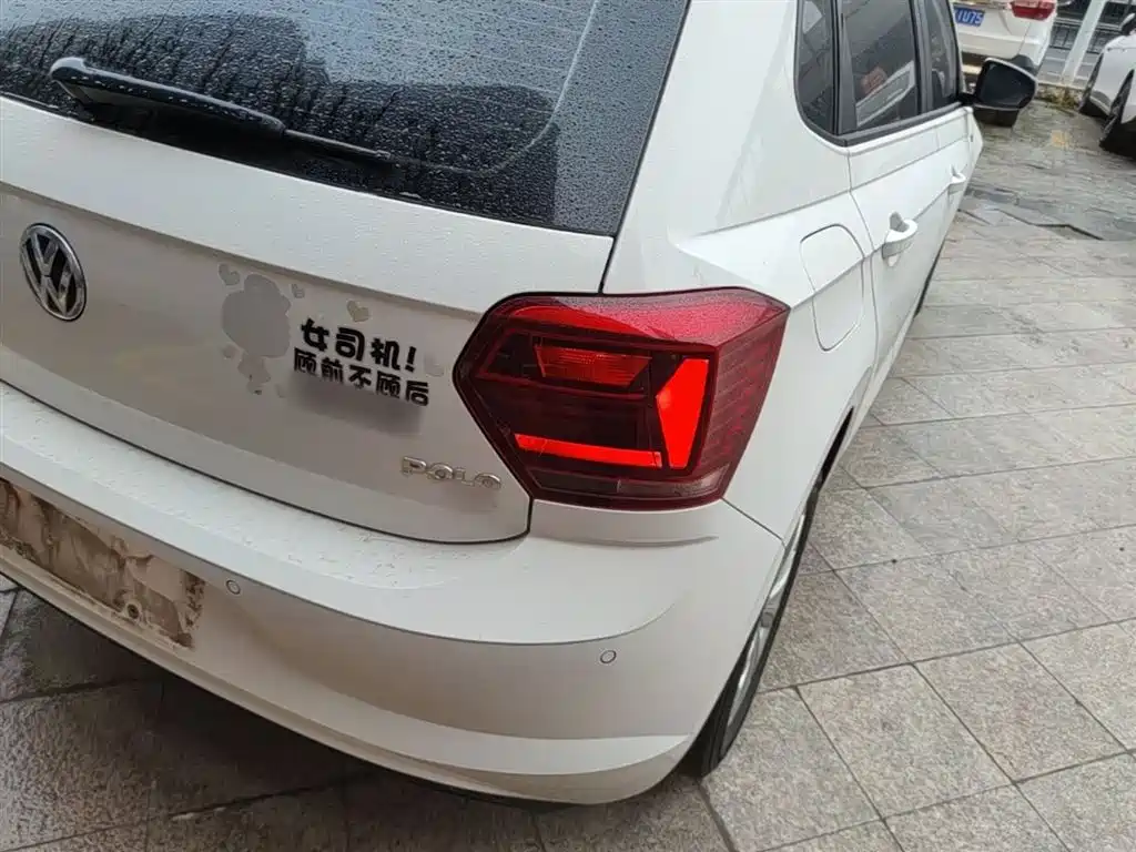 Volkswagen Polo 2019 Plus 1.5L Automatic Colorful Tech Edition фото 8