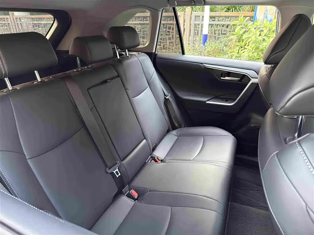 Toyota Wildlander 2023 2.0L CVT FWD Urban фото 18