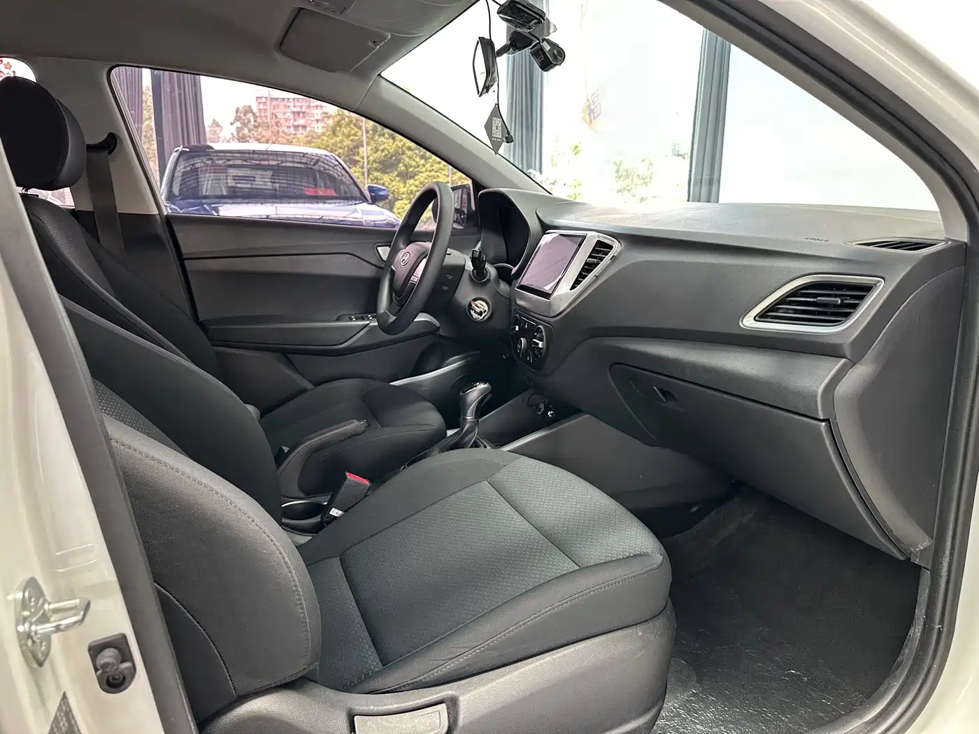 Hyundai Verna 2016 1.4L Automatic Cool Edition GLS фото 27
