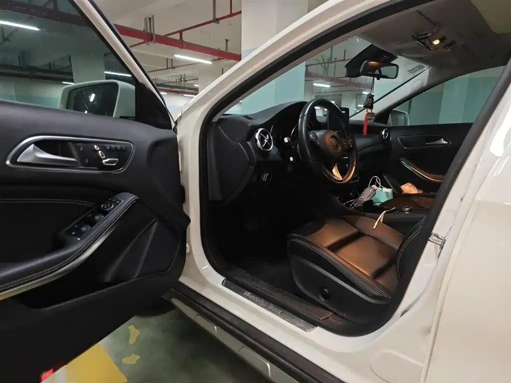 Mercedes-Benz GLA 2018 GLA 200 Fashion фото 14