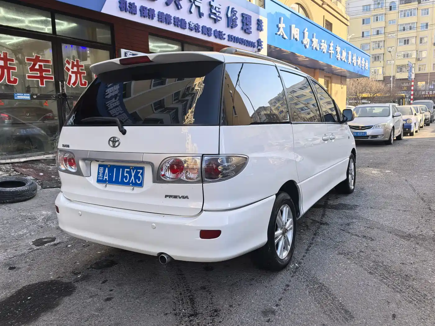 Toyota Previa фото 6
